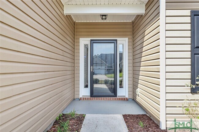 Building Photo - 136 Waverly Way