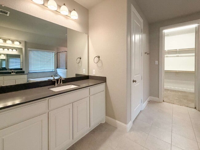 Building Photo - Charming 3-Bed Oasis with 2 Baths and Spacious 2045 Sq Ft Living in Burleson ISD!