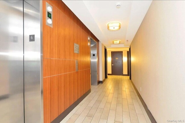 Building Photo - 39-16 Prince St