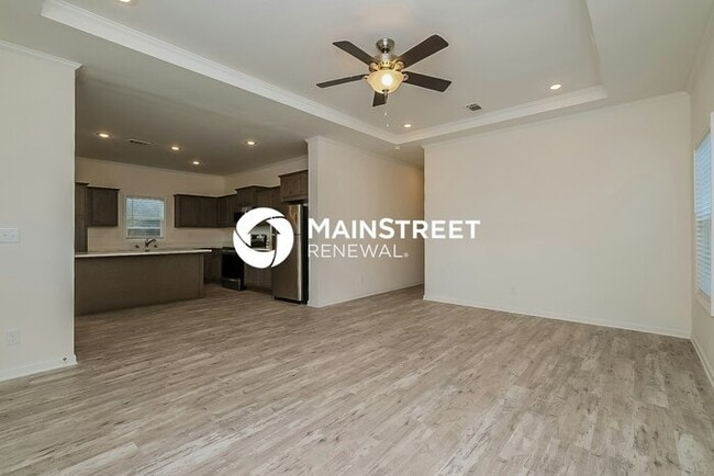 Building Photo - 4 Bedroom Pet-Friendly Home in St. Petersburg, FL with Main Street Renewal