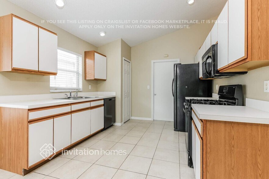 Building Photo - 220 Piccolo Way