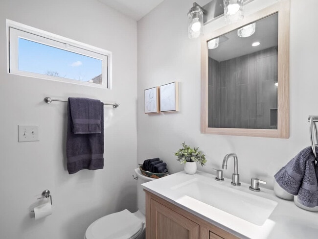 Building Photo - 432 N Firestone Blvd