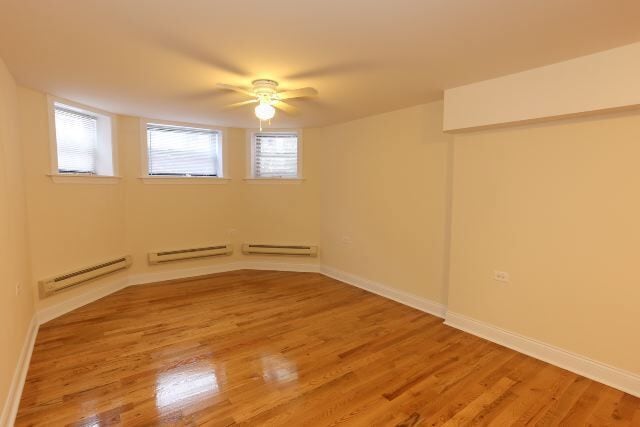 Building Photo - 1130 W Oakdale Ave