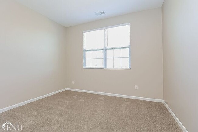 Building Photo - 2216 Carefree Ln