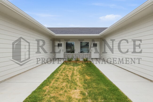 Building Photo - 157 N Gowen St