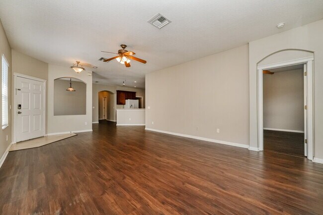 Building Photo - 6816 Surrey Oak Dr