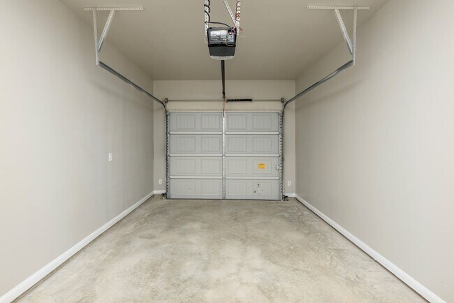 Building Photo - 1571 Case Rd