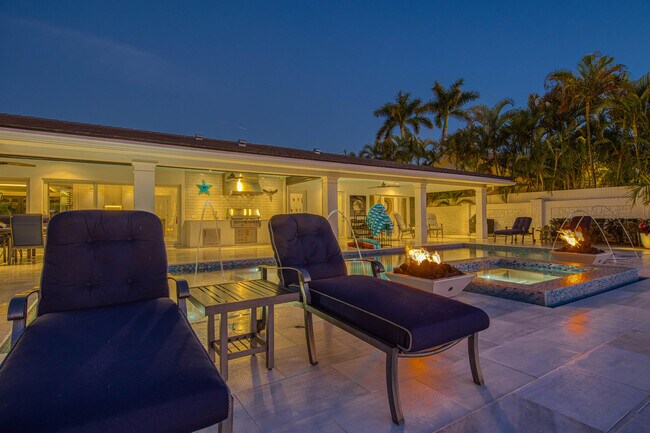 Building Photo - 3109 NE 42nd Ct