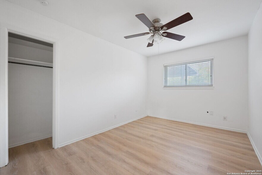 Building Photo - 11110 Rendezvous Dr