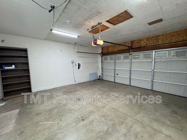 Building Photo - 301 Brimfield Ct