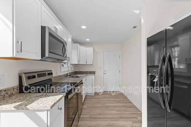 Building Photo - 660 Chestnut St