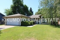 Building Photo - 3 Bedroom, 2 Bath, 2 Car garage in the Poc...