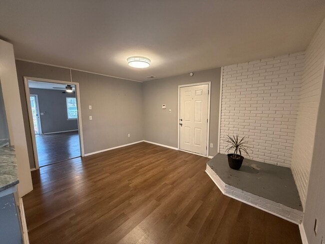 Building Photo - FOR RENT WINSTON SALEM