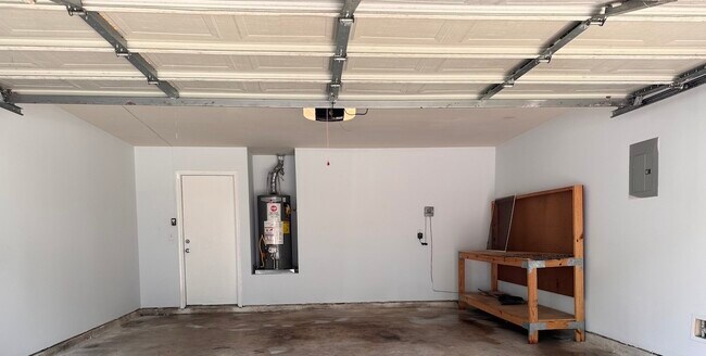 Building Photo - 17327 Shadow Ledge Dr