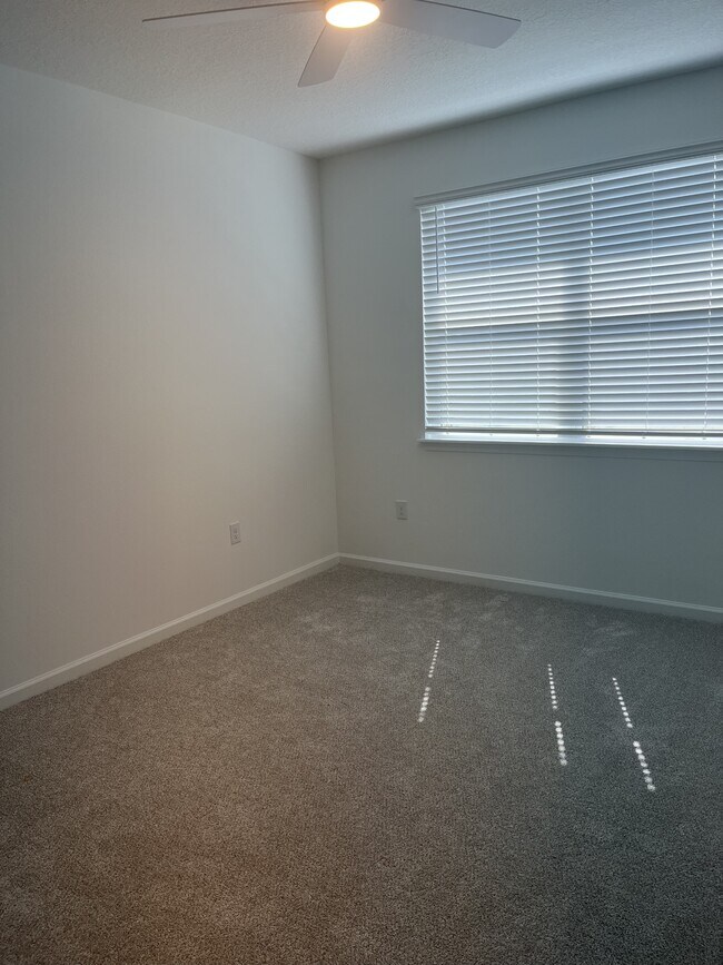 Building Photo - 207 Silver Myrtle Ct