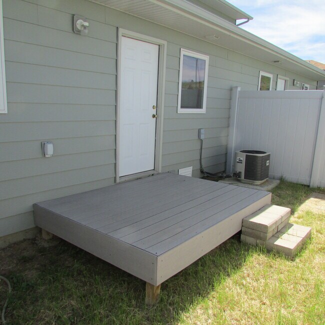 Small, fenced yard with deck - 2130 Frances St