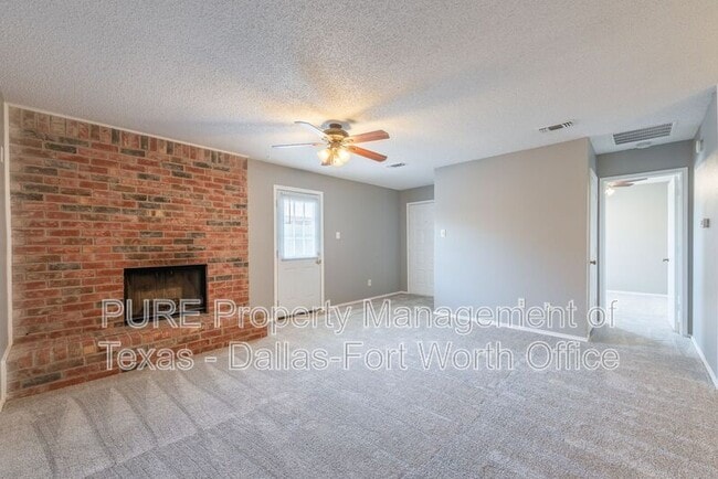 Building Photo - 731 Bluebonnet Dr