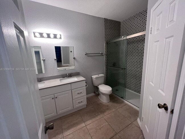 Building Photo - 2544 Robert Trent Jones Dr