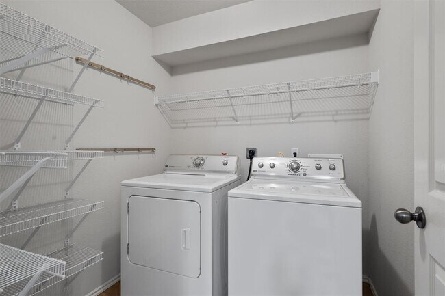 Building Photo - 2304 Jesse Owens Dr
