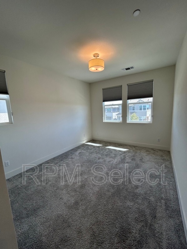 Building Photo - 5762 Caprice Ct
