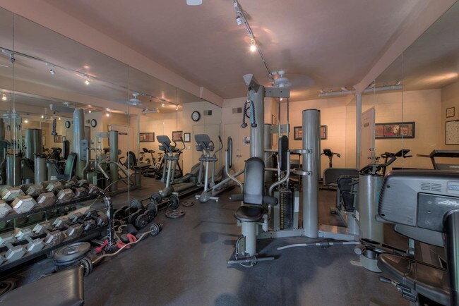 Building Photo - 2700 Cahuenga Blvd E