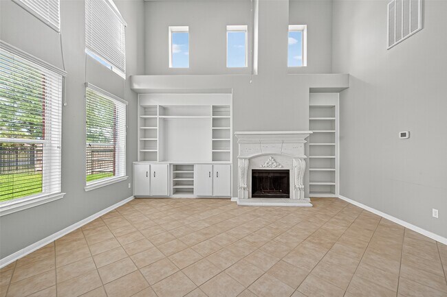 Building Photo - 10815 Lake Raven Ct