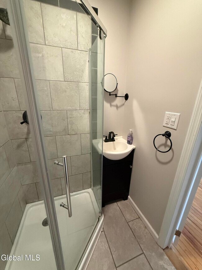 Building Photo - 38 State St