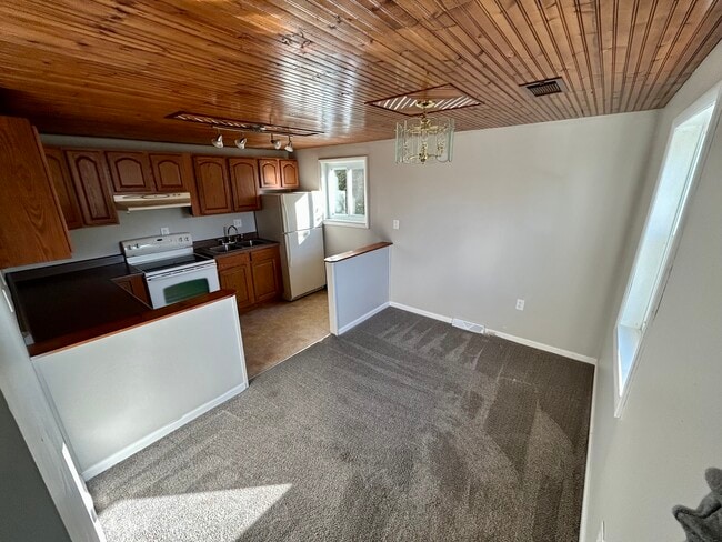 Building Photo - 248 N Central Ave