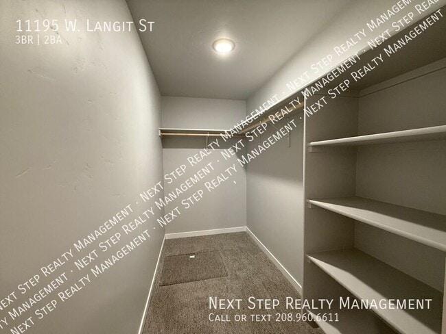 Building Photo - 11195 W Langit St