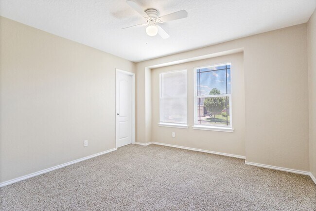 Building Photo - 5114 Mustang Cove