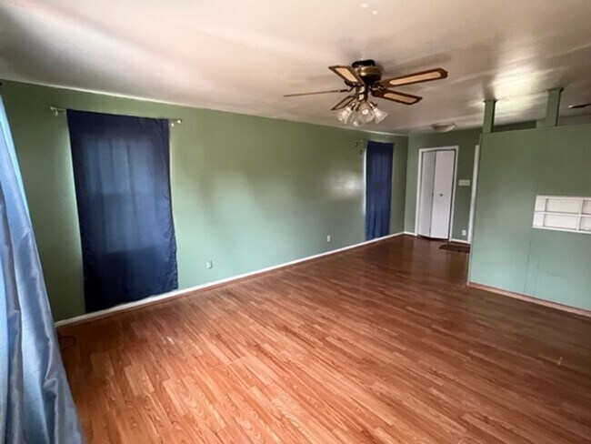 Building Photo - 3411 NE 22nd Ave