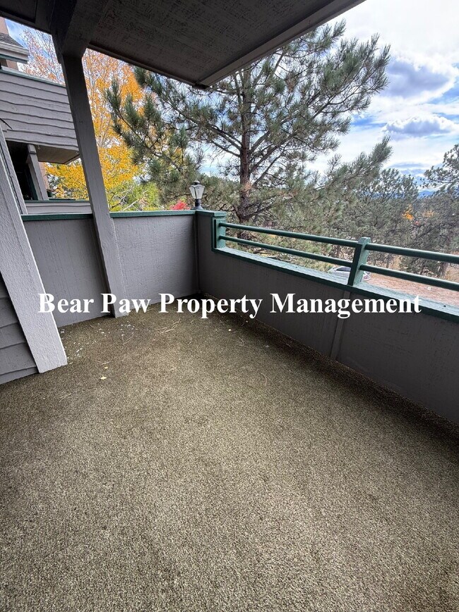 Building Photo - Beautiful Condo for Senior Living in North Evergreen!!