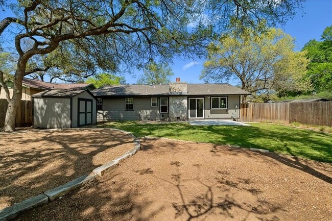 Building Photo - 2501 Redleaf Ln