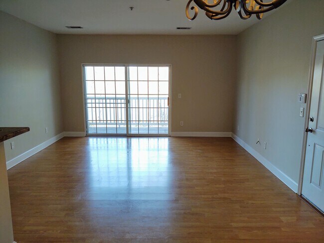 Building Photo - 7221 Althorp Way