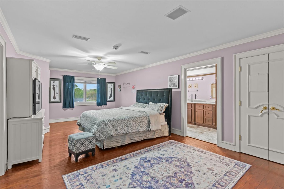 Building Photo - 200 Asphodel Dr