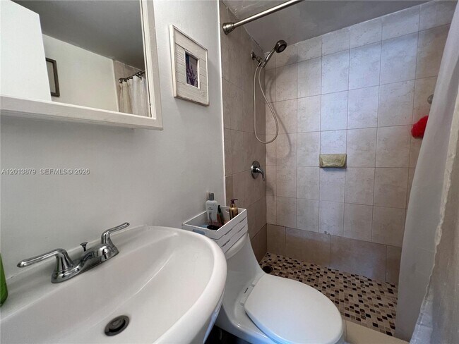 Building Photo - 7545 E Treasure Dr
