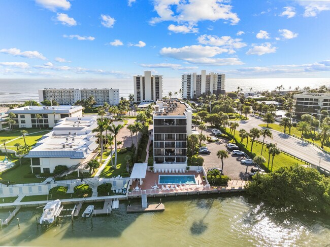 Building Photo - 225 S Beach Rd