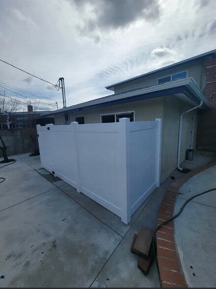Building Photo - 91304 canoga Park