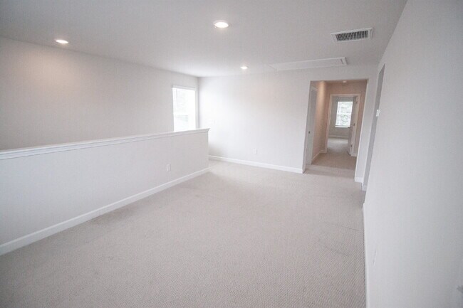 Building Photo - Fully Fenced 5bd SFH in Carolina Forest