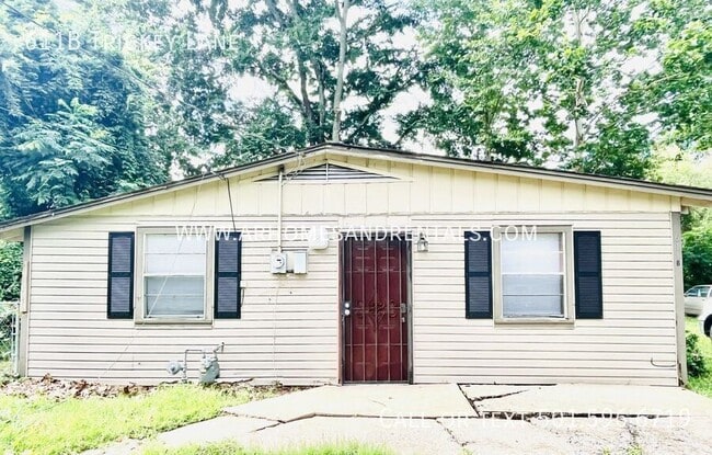 Primary Photo - 611 W Trickey Ln