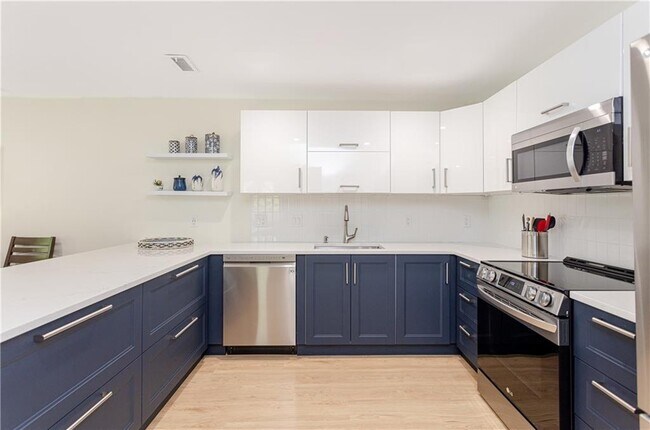 Building Photo - 112 Harrison Ave