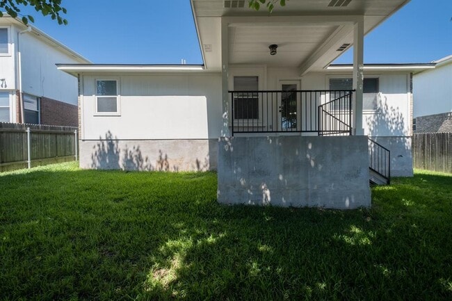 Building Photo - 645 Fort Thomas Pl