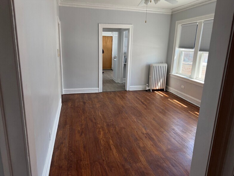 Building Photo - 8017 S Eberhart Ave