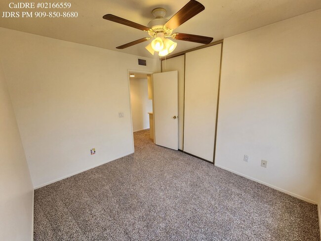 Building Photo - San Dimas 3 Bedroom Townhouse