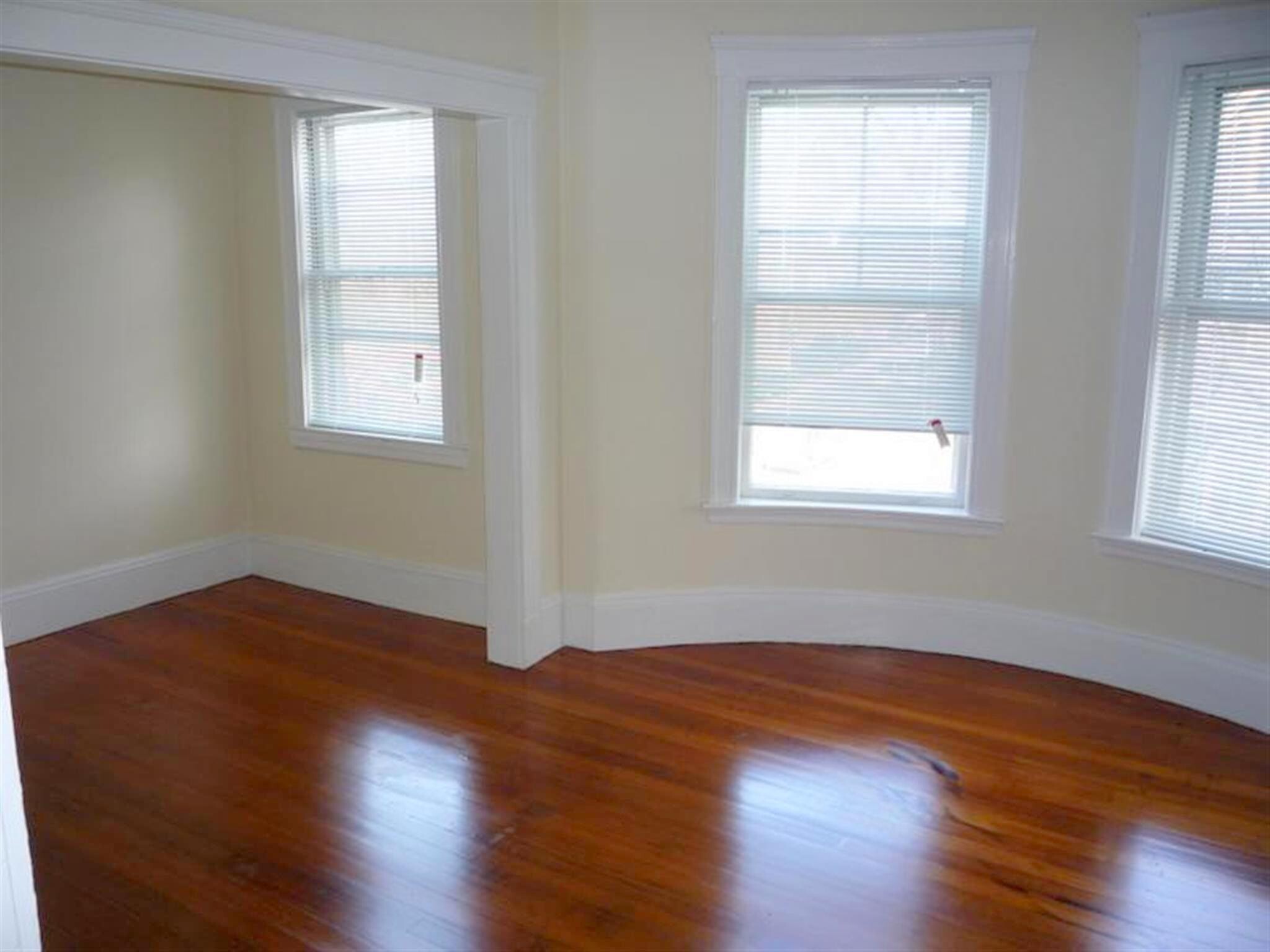 Building Photo - 14 Sanborn Ave