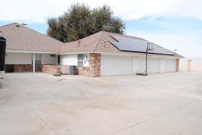 Building Photo - 14500 Maricopa Hwy