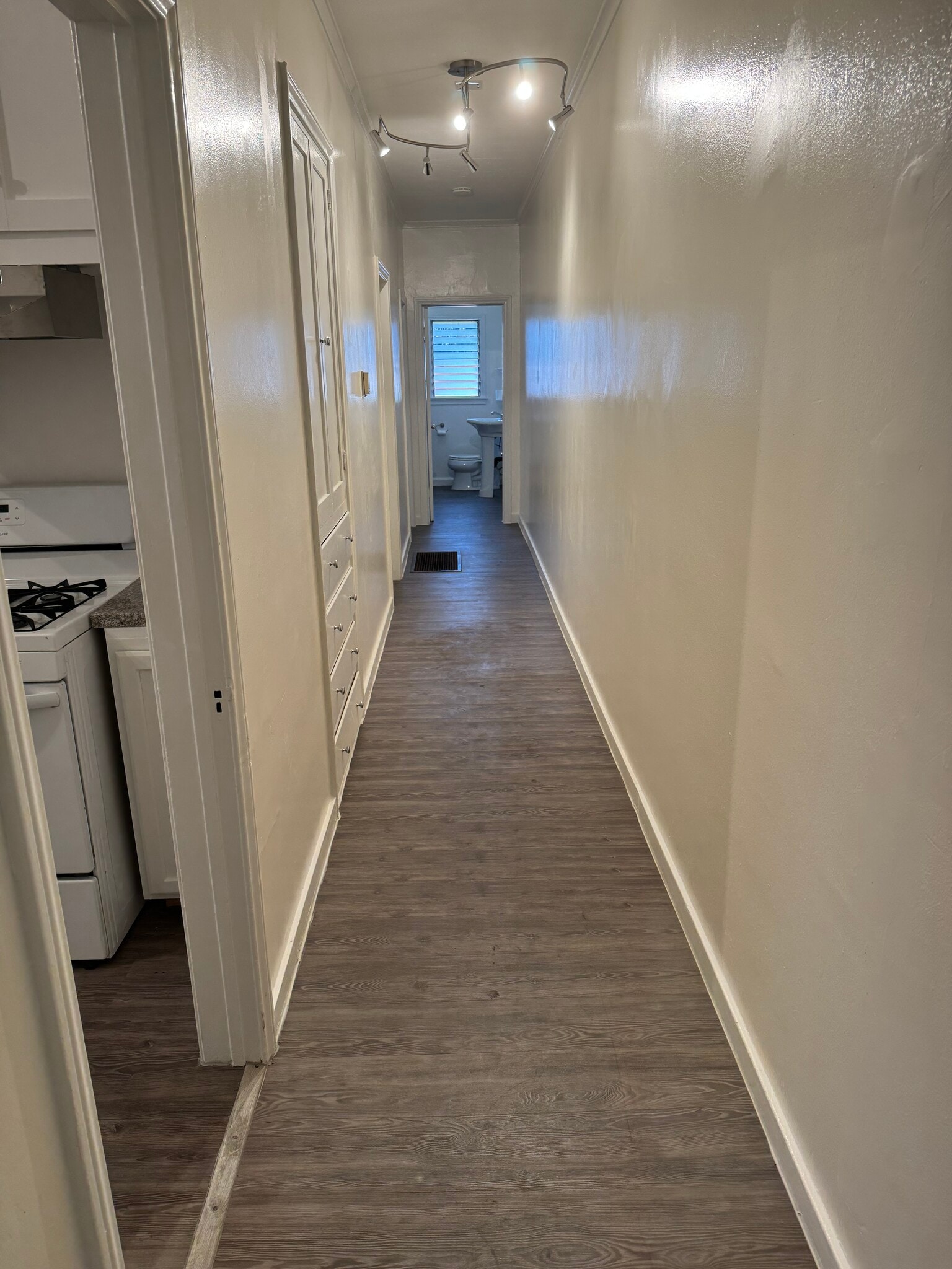 Gallery Hall - 1221 Stearns Dr