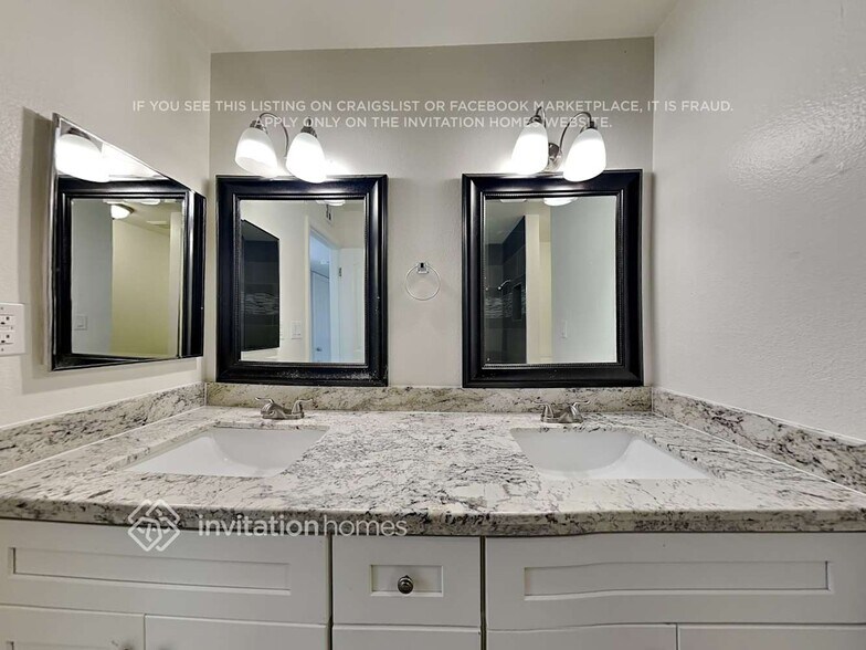 Building Photo - 2130 E Concorda Dr