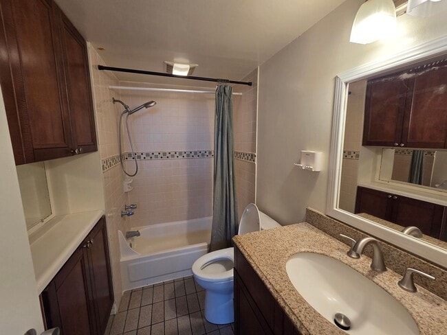 Building Photo - Conveniently located 1 bedroom, 1 bath & 1 parking in Punchbowl