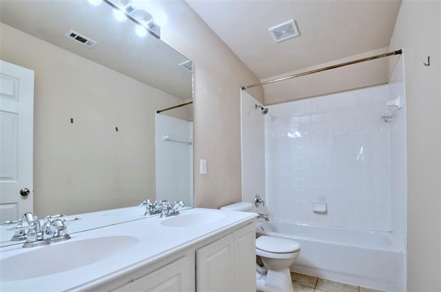 Building Photo - 2012 Trinity Ln